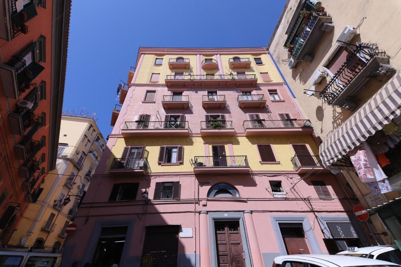 شقة Casa In Piazza نابولي المظهر الخارجي الصورة
