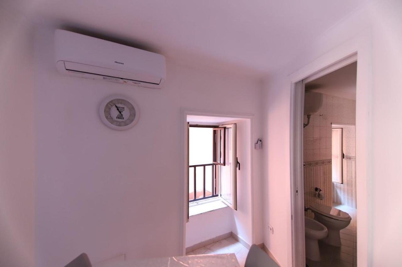 شقة Casa In Piazza نابولي المظهر الخارجي الصورة